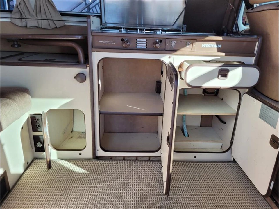1986 Volkswagen Vanagon - Image 6 of 31