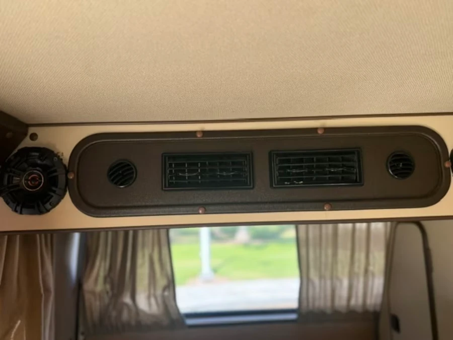 1986 Volkswagen Vanagon - Image 20 of 26