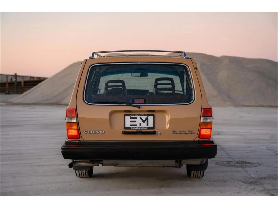 1986 Volvo 244 - Image 11 of 31