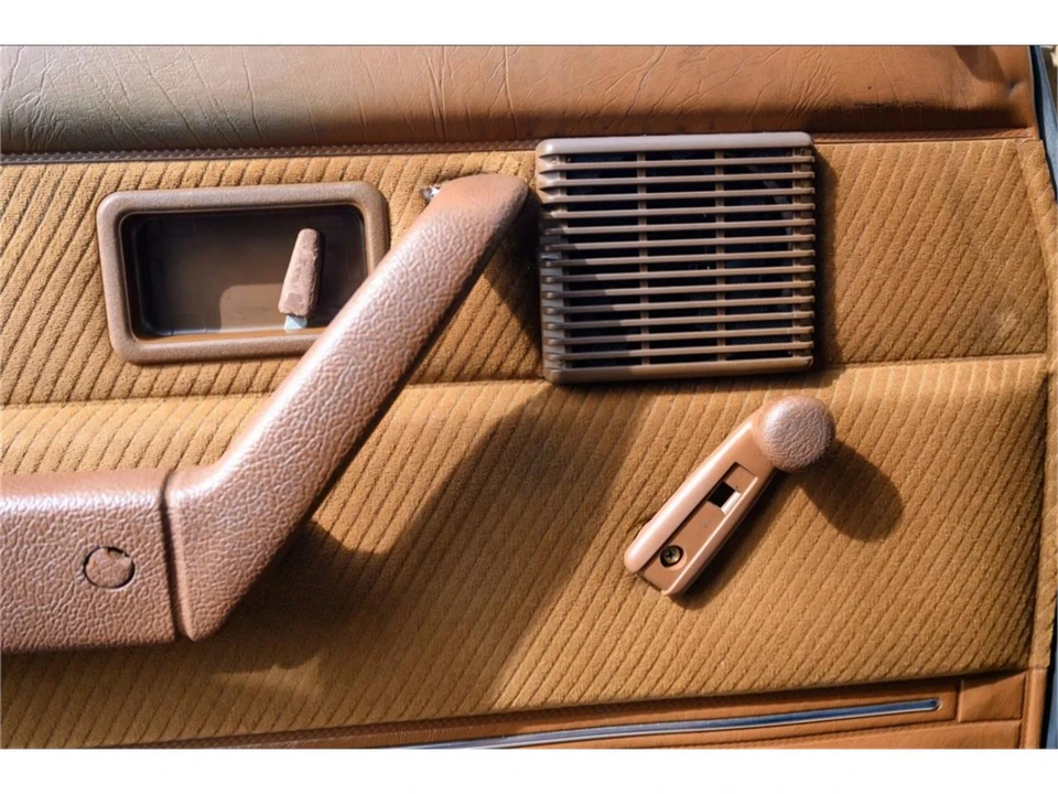 1986 Volvo 244 - Image 27 of 31