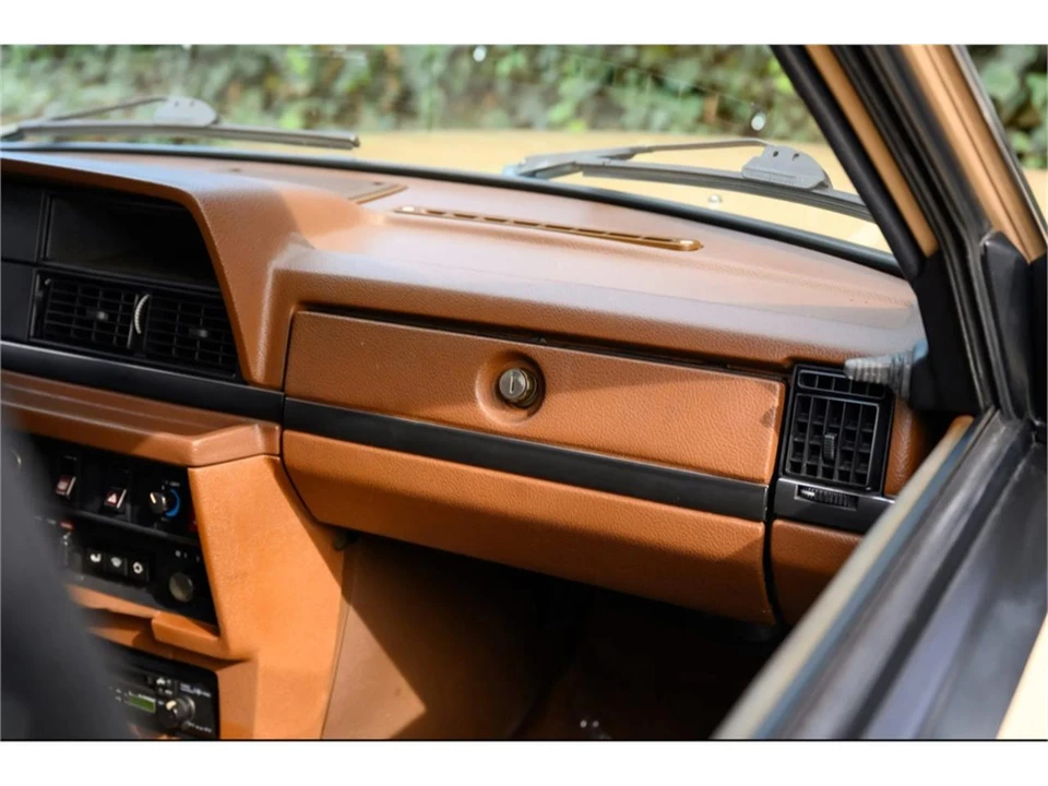 1986 Volvo 244 - Image 30 of 31