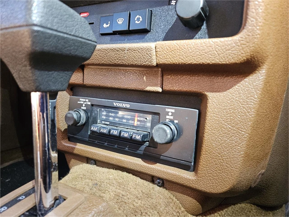 1986 Volvo 244 - Image 25 of 31