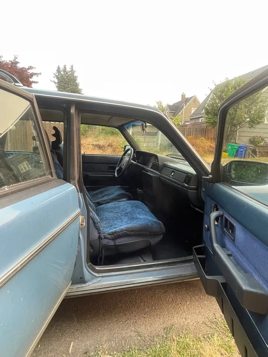 1986 Volvo 244 - Image 4 of 6