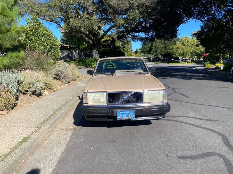 1986 Volvo 244 - Image 6 of 12