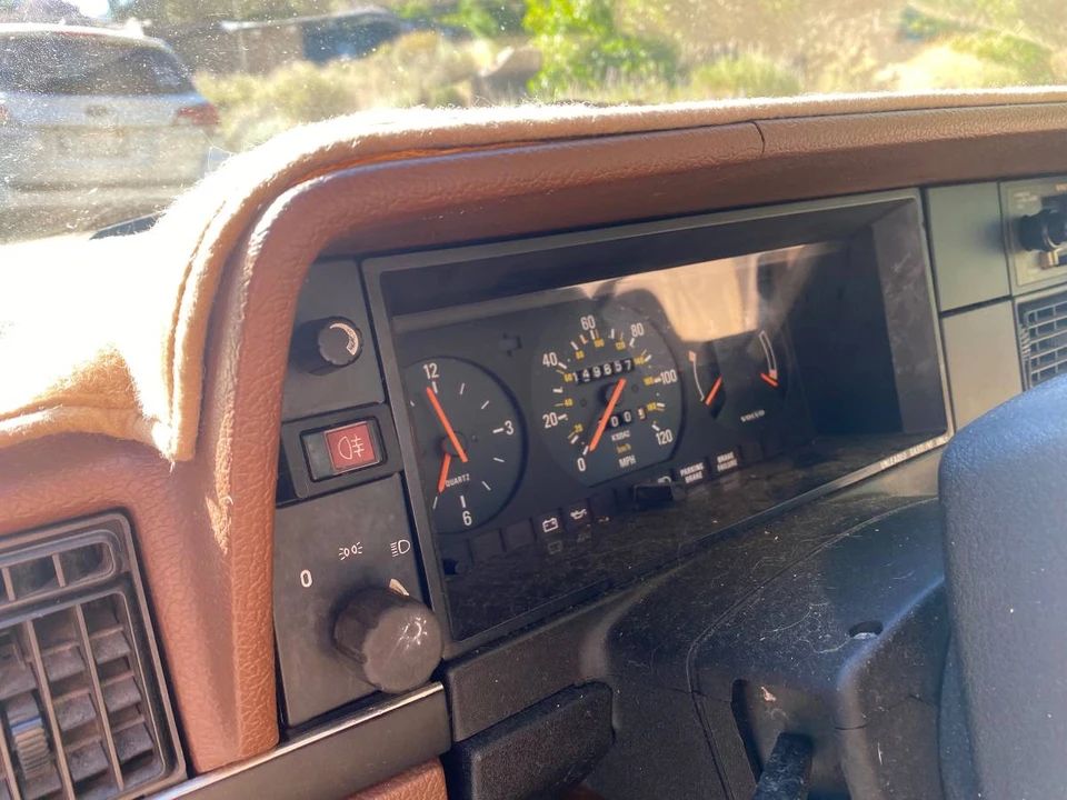1986 Volvo 244 - Image 3 of 12