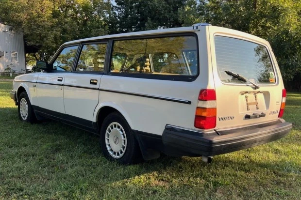 1986 Volvo 245 - Image 2 of 8