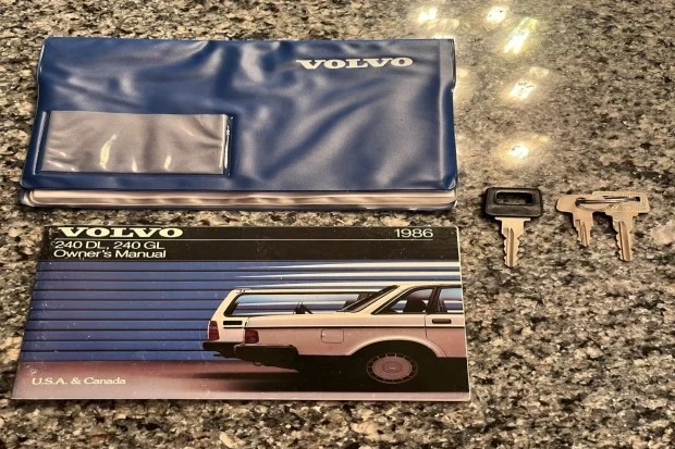 1986 Volvo 245 - Image 8 of 8