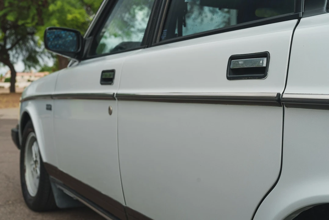 1986 Volvo 245 - Image 12 of 31