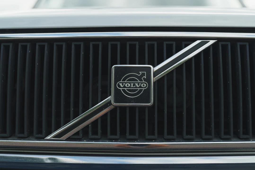 1986 Volvo 245 - Image 13 of 31