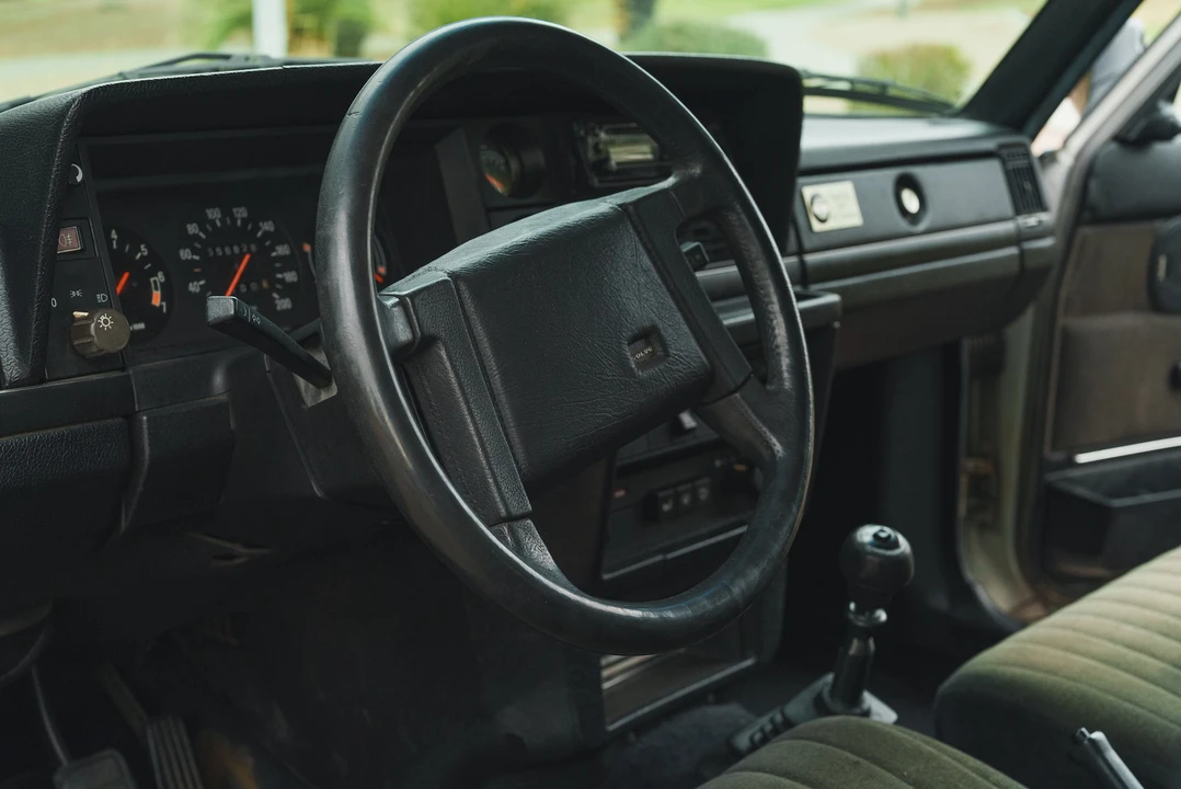 1986 Volvo 245 - Image 29 of 31