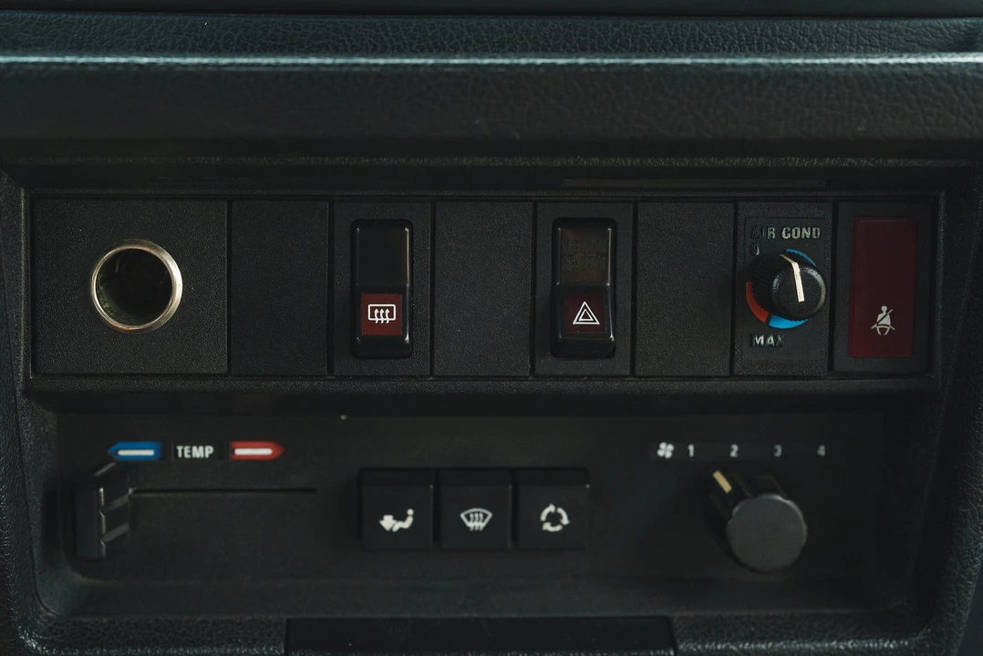1986 Volvo 245 - Image 31 of 31