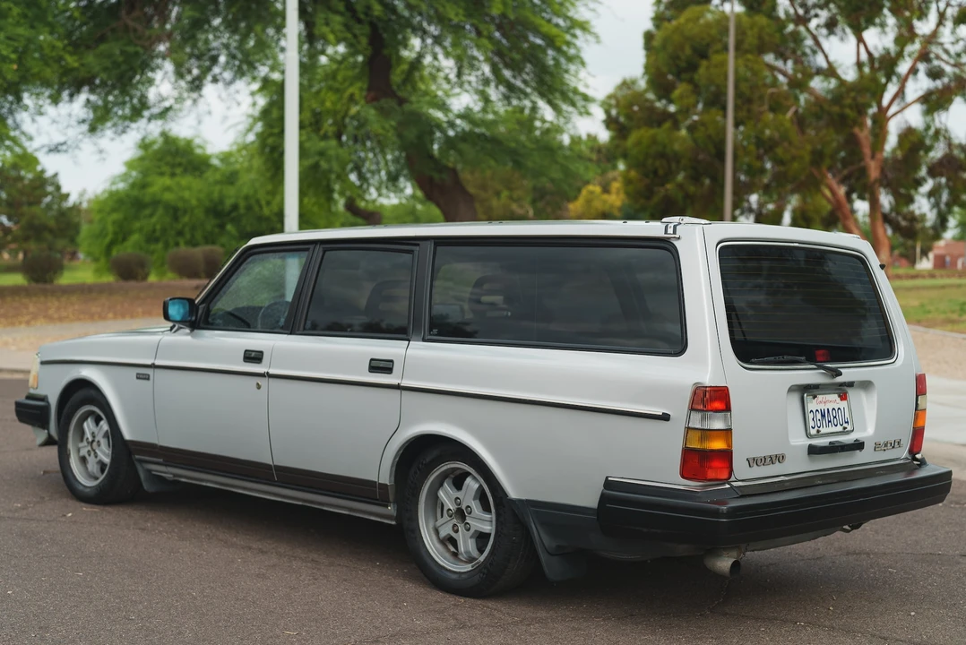 1986 Volvo 245 - Image 4 of 31