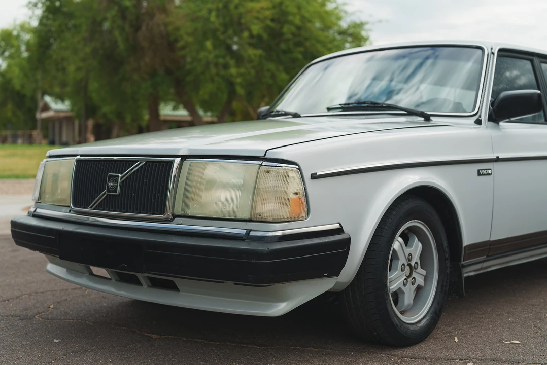 1986 Volvo 245 - Image 5 of 31