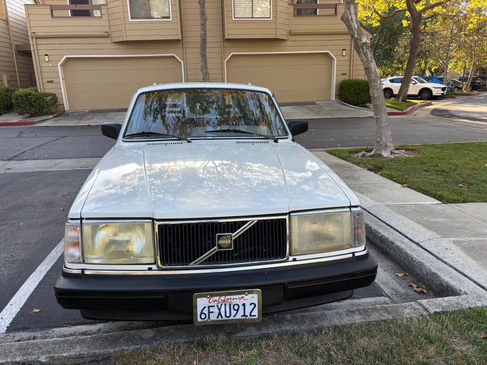 1986 Volvo 245 - Image 7 of 10