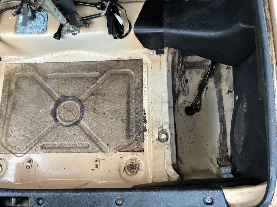 1986 Volvo 244 - Image 18 of 20