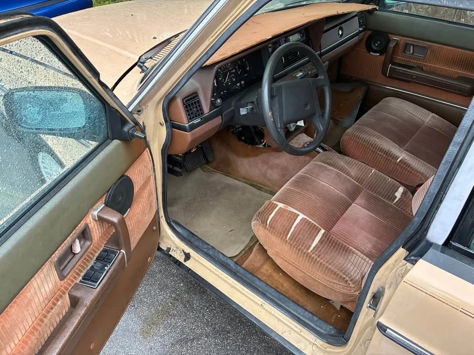 1986 Volvo 244 - Image 7 of 20