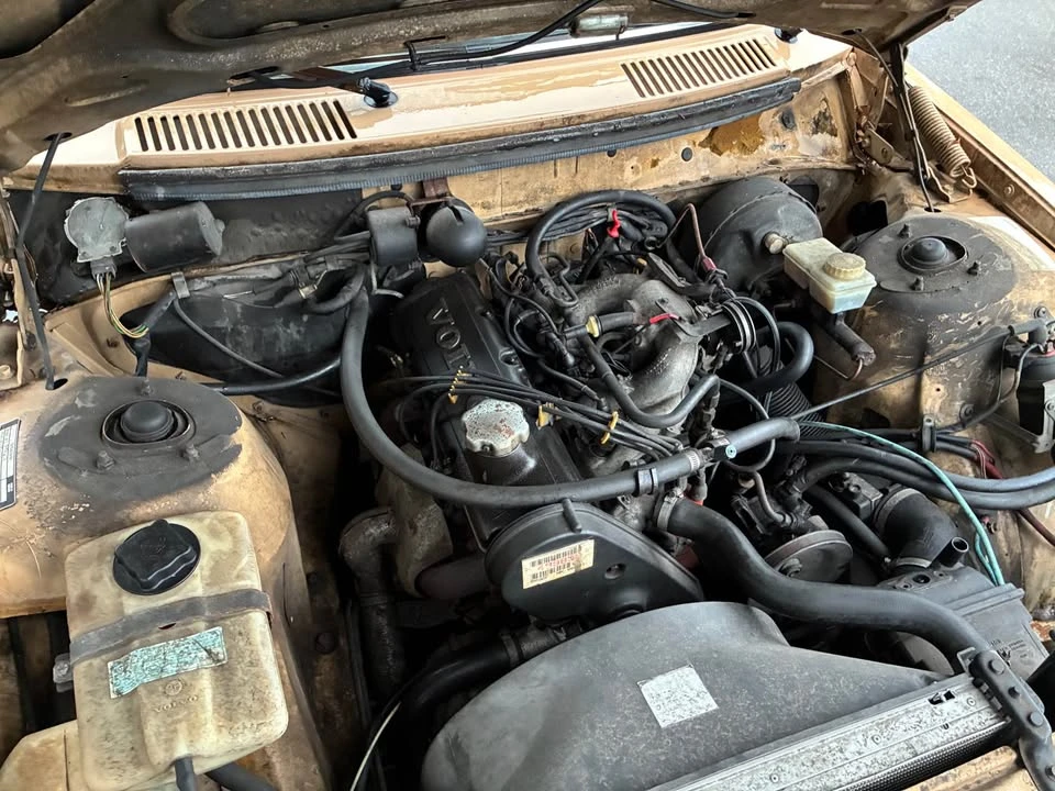 1986 Volvo 244 - Image 14 of 20