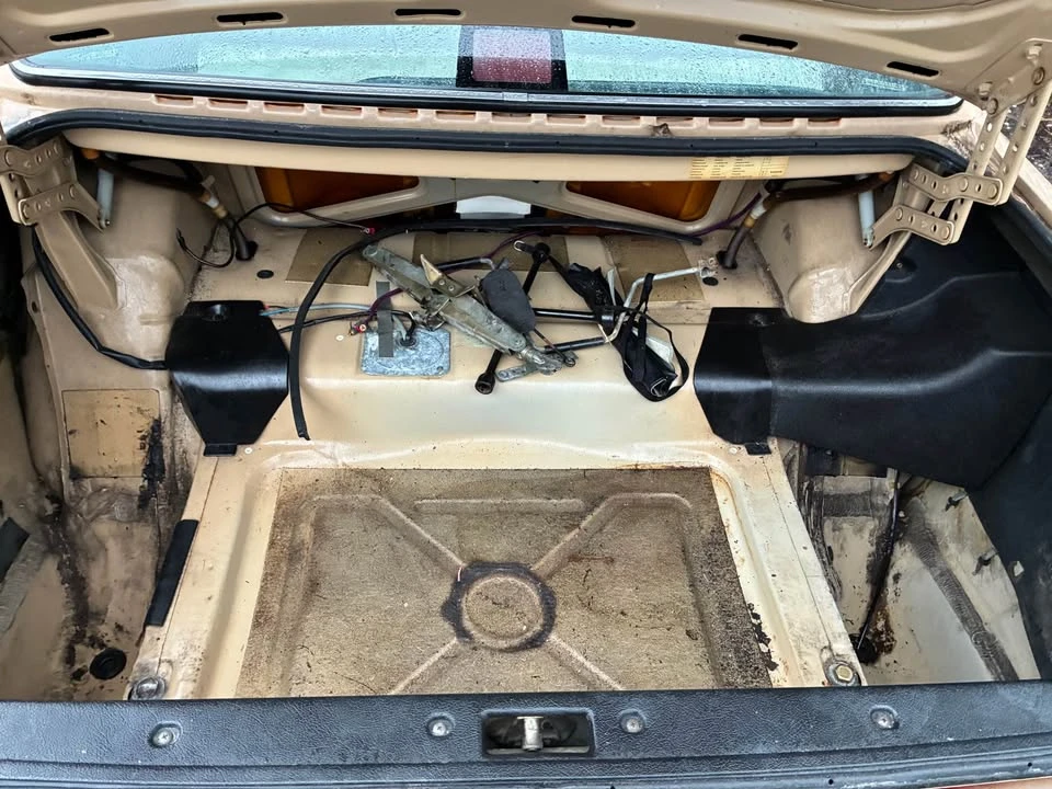 1986 Volvo 244 - Image 20 of 20