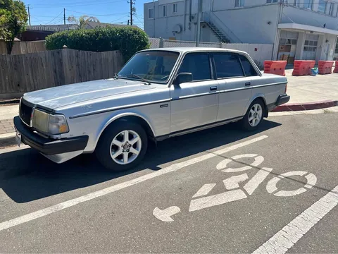1986 Volvo 240 GL Sedan 4D