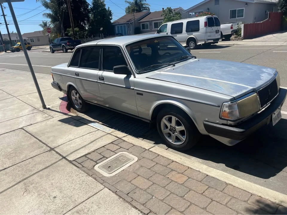 1986 Volvo 244 - Image 2 of 8