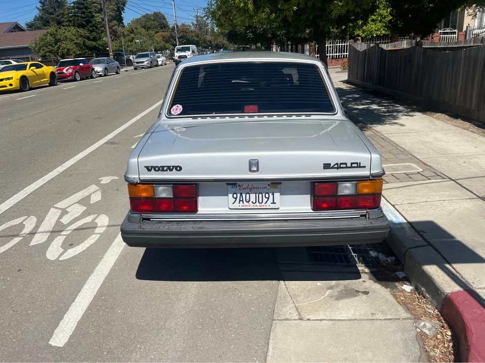 1986 Volvo 244 - Image 5 of 8