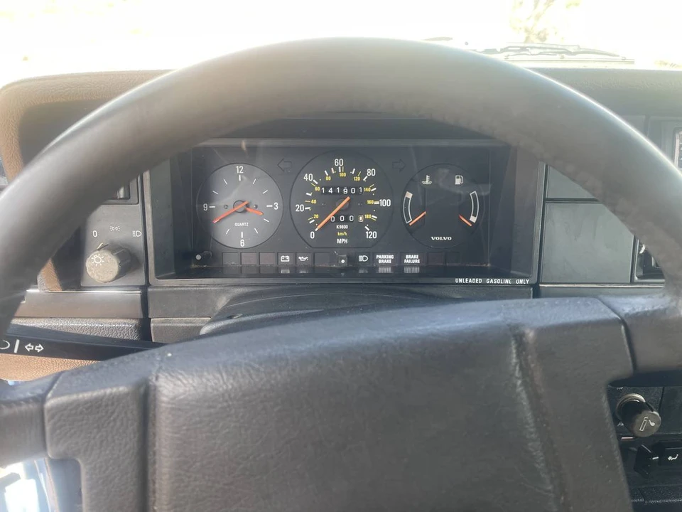 1986 Volvo 244 - Image 9 of 12