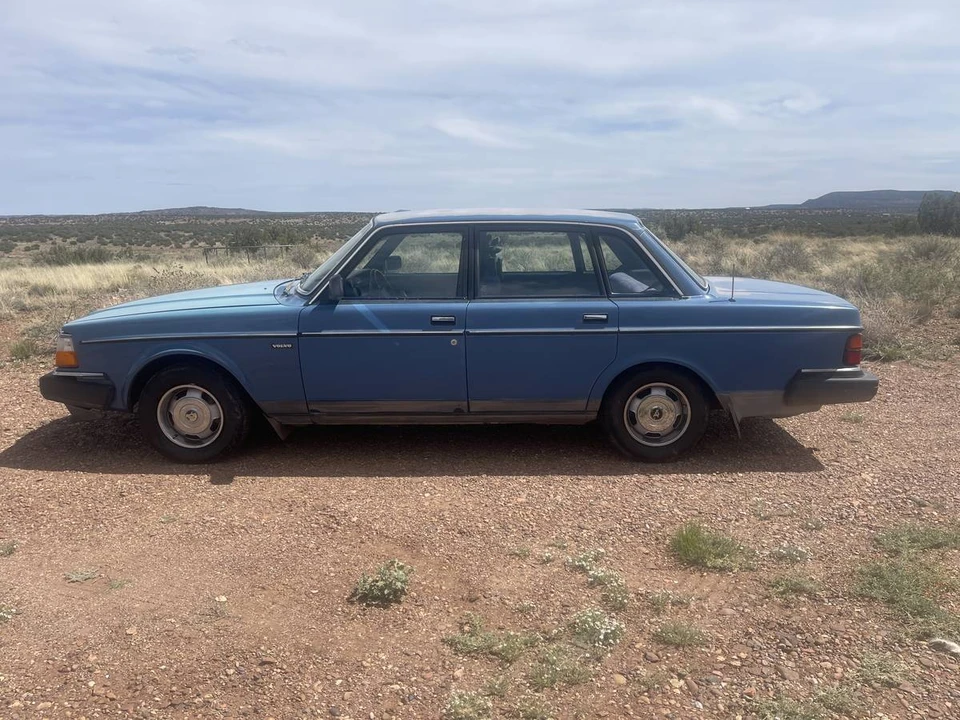 1986 Volvo 244 - Image 3 of 12