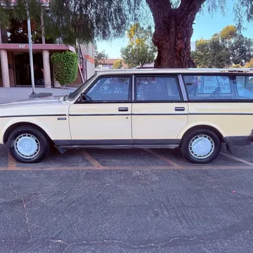 1986 Volvo 240 DL Wagon