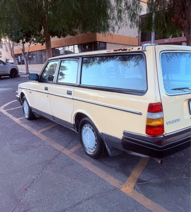1986 Volvo 244 - Image 5 of 9
