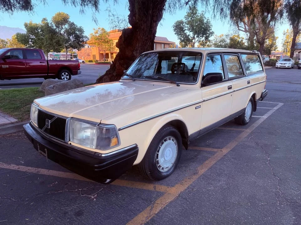 1986 Volvo 244 - Image 2 of 9