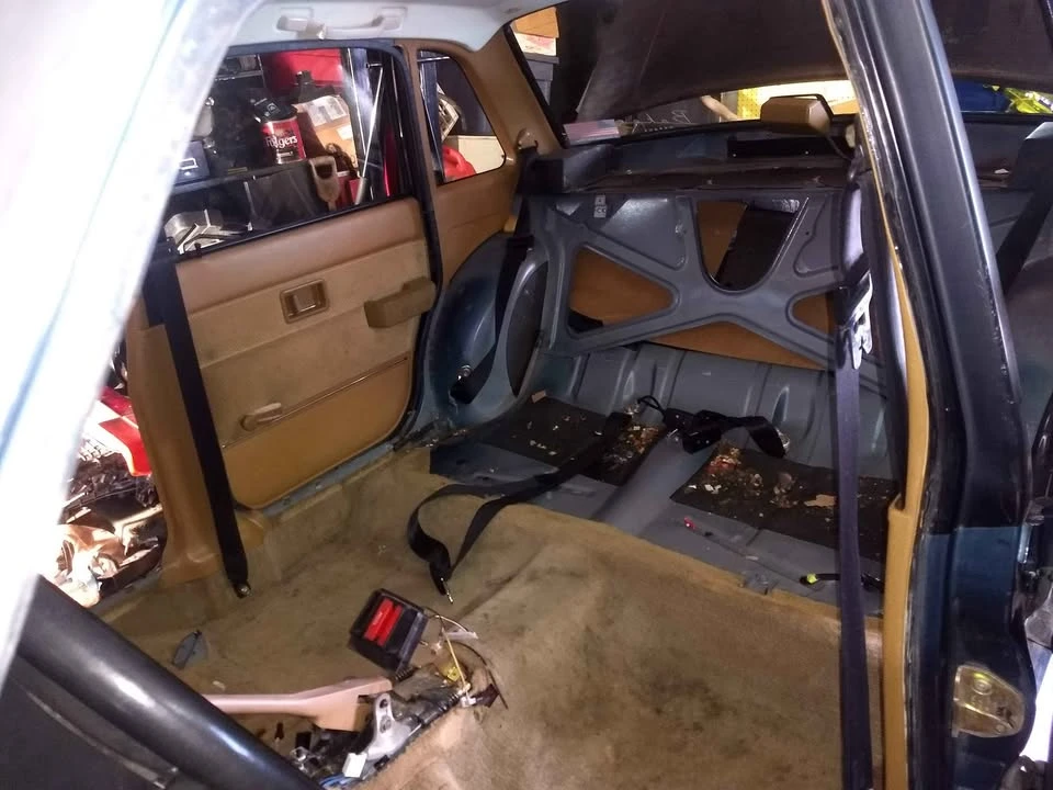 1986 Volvo 244 - Image 11 of 17