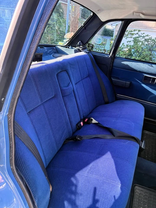 1986 Volvo 244 - Image 6 of 12