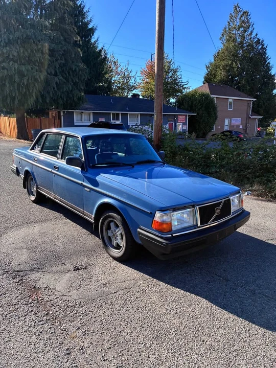 1986 Volvo 244 - Image 2 of 12