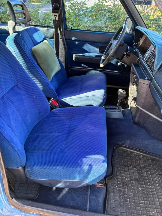 1986 Volvo 244 - Image 8 of 12