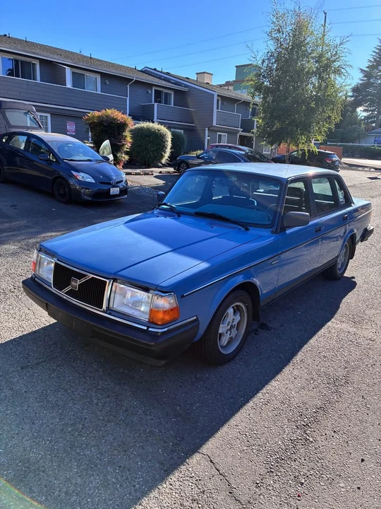 1986 Volvo 244 - Image 3 of 12