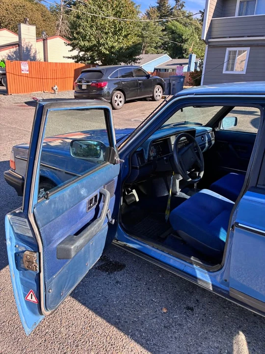 1986 Volvo 244 - Image 9 of 12