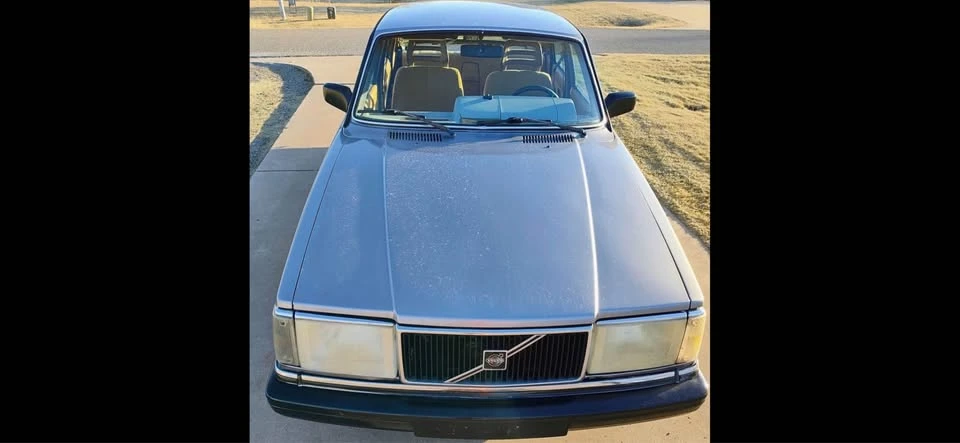 1986 Volvo 244 - Image 10 of 12