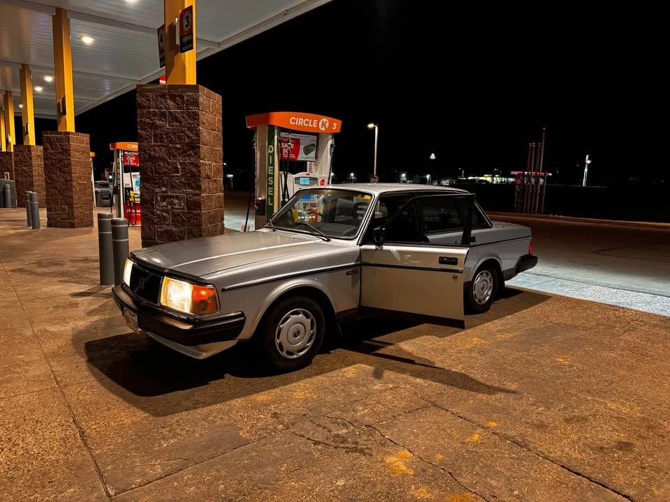 1986 Volvo 244 - Image 7 of 8