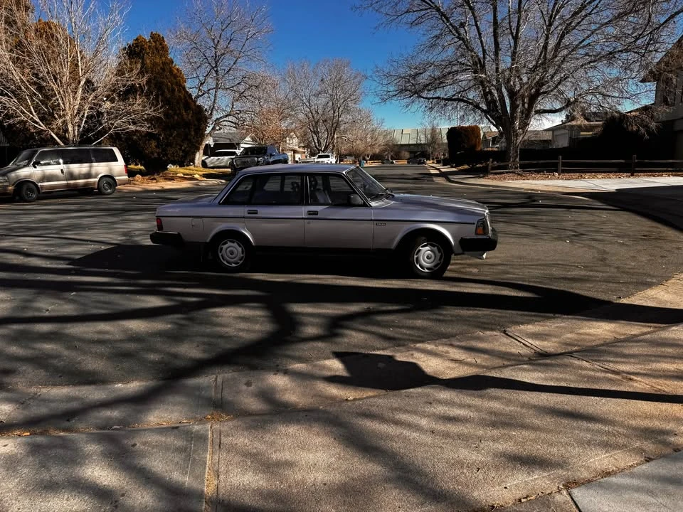 1986 Volvo 244 - Image 5 of 8