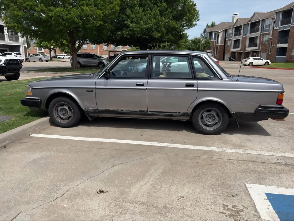 1986 Volvo 244 - Image 4 of 12