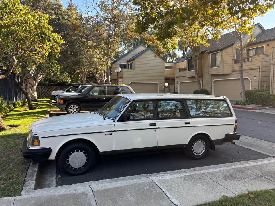 1986 Volvo 245 - Image 6 of 10