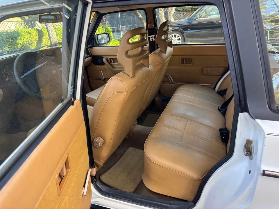 1986 Volvo 245 - Image 10 of 10