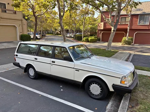1986 Volvo 240 Wagon 4D