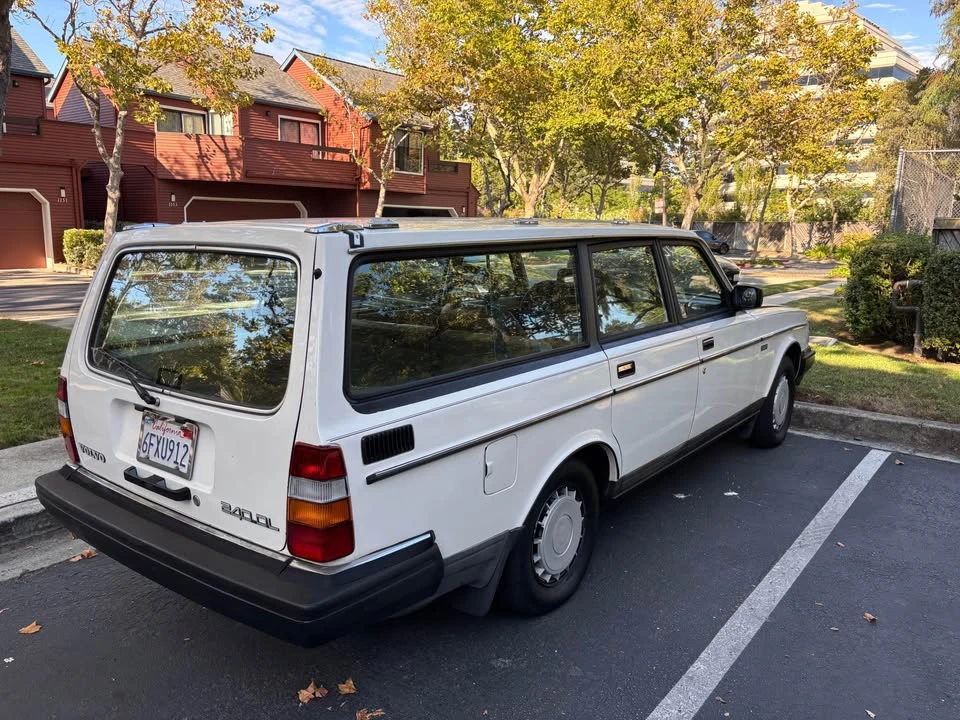 1986 Volvo 245 - Image 6 of 8