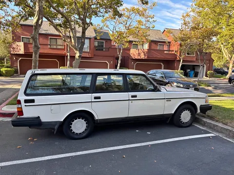 1986 Volvo 240 Wagon 4D