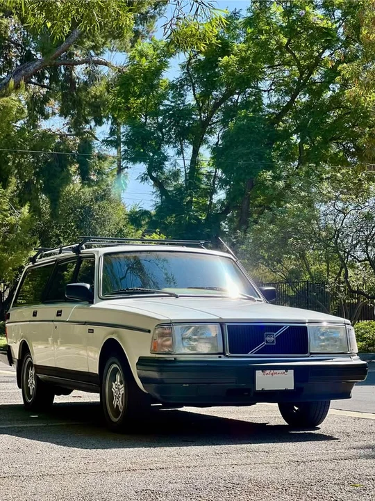 1986 Volvo 245 - Image 3 of 12