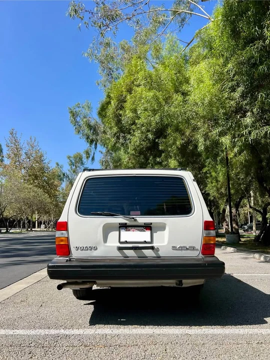 1986 Volvo 245 - Image 5 of 12
