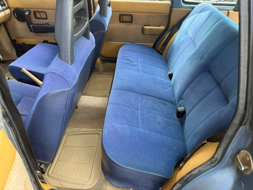 1986 Volvo 245 - Image 10 of 13