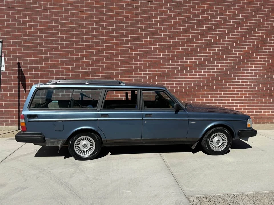 1986 Volvo 245 - Image 3 of 13
