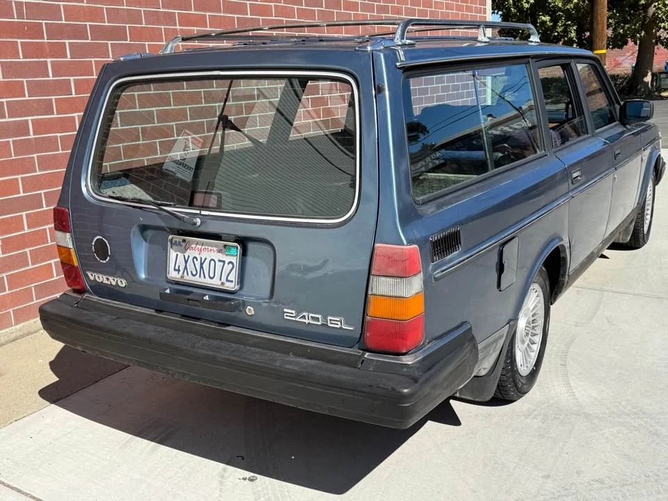 1986 Volvo 245 - Image 5 of 13